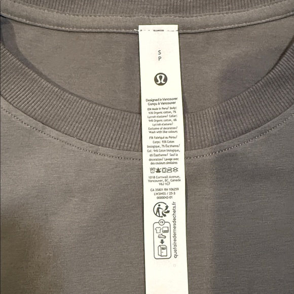 Lululemon t shirt - Picture 2 of 5